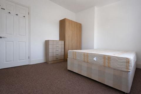 2 bedroom flat to rent, Two bedroom flat- Enfdield EN1