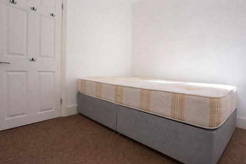 2 bedroom flat to rent, Two bedroom flat- Enfdield EN1
