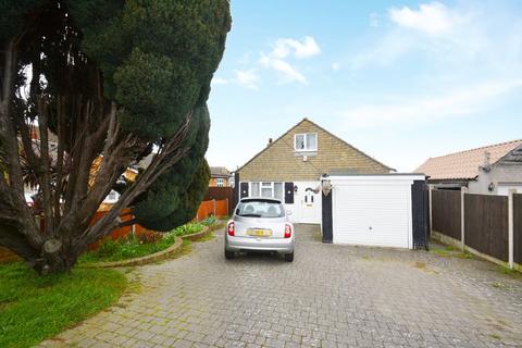 4 bedroom detached bungalow for sale, Sanspareil Avenue, Minster