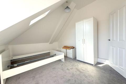 2 bedroom apartment to rent, Warrington Road, Central Harrow