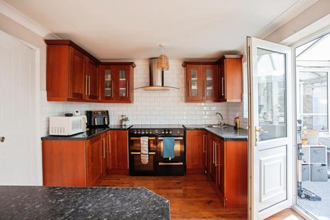 3 bedroom detached house for sale, Askam Court, Bramley, Rotherham, South Yorkshire, S66