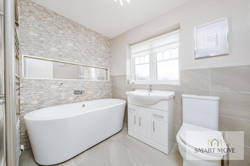 1st Floor Bathroom