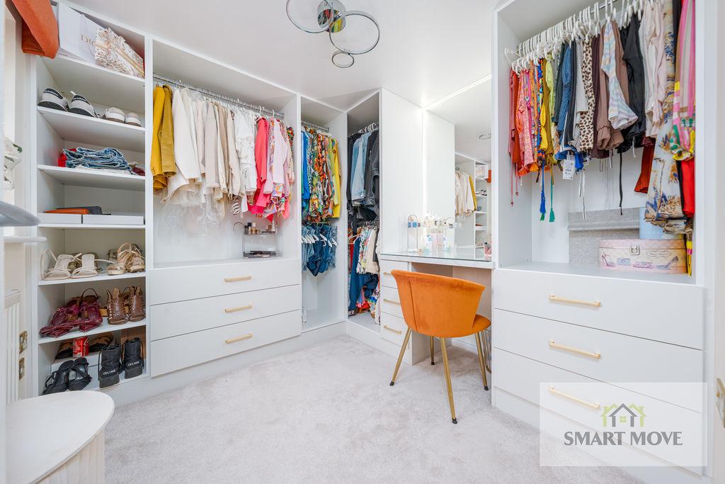 Bedroom / Dressing