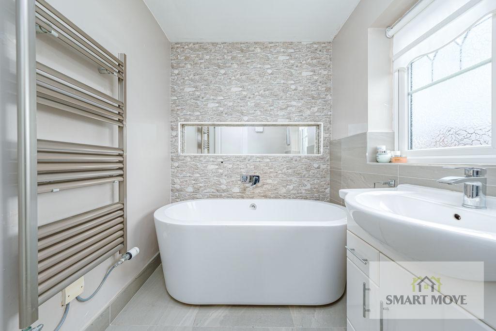 1st Floor Bathroom