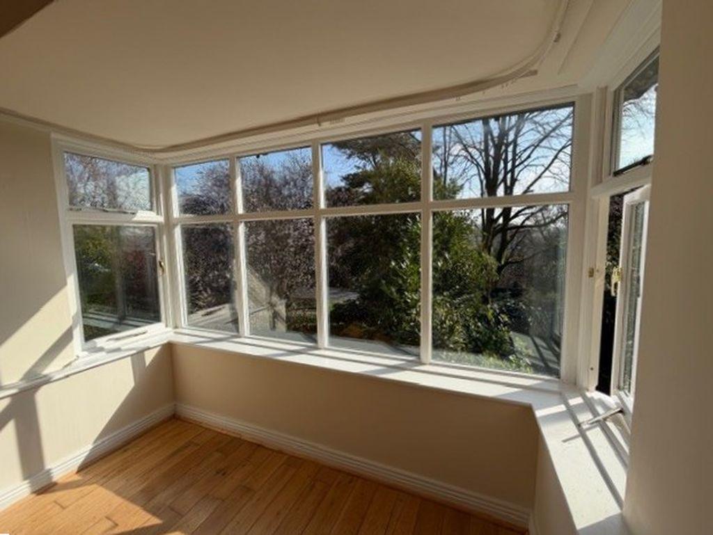 Lounge Bay Window