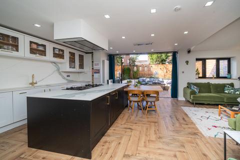 5 bedroom semi-detached house for sale, Willow Close, Hagley DY9
