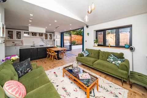 5 bedroom semi-detached house for sale, Willow Close, Hagley DY9