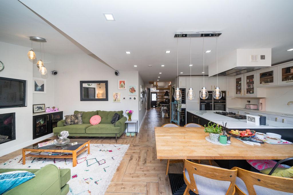 Kitchen/family area