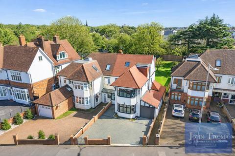 5 bedroom semi-detached house to rent, Hollybush Hill, London E11
