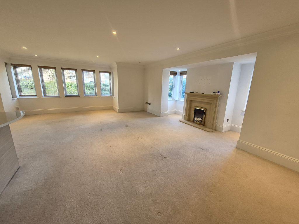 Lounge Dining Room