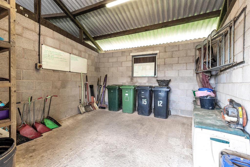 Feed room for Horseshoe yard
