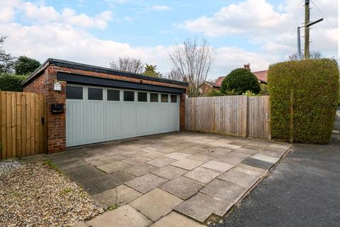 4 bedroom semi-detached house for sale, Hesketh Lane, Preston PR4