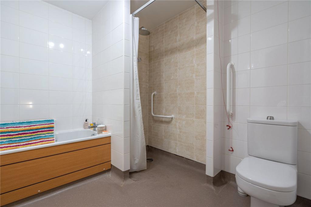8 Lyle Court 11
