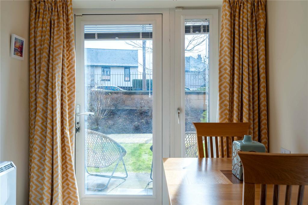 8 Lyle Court 14