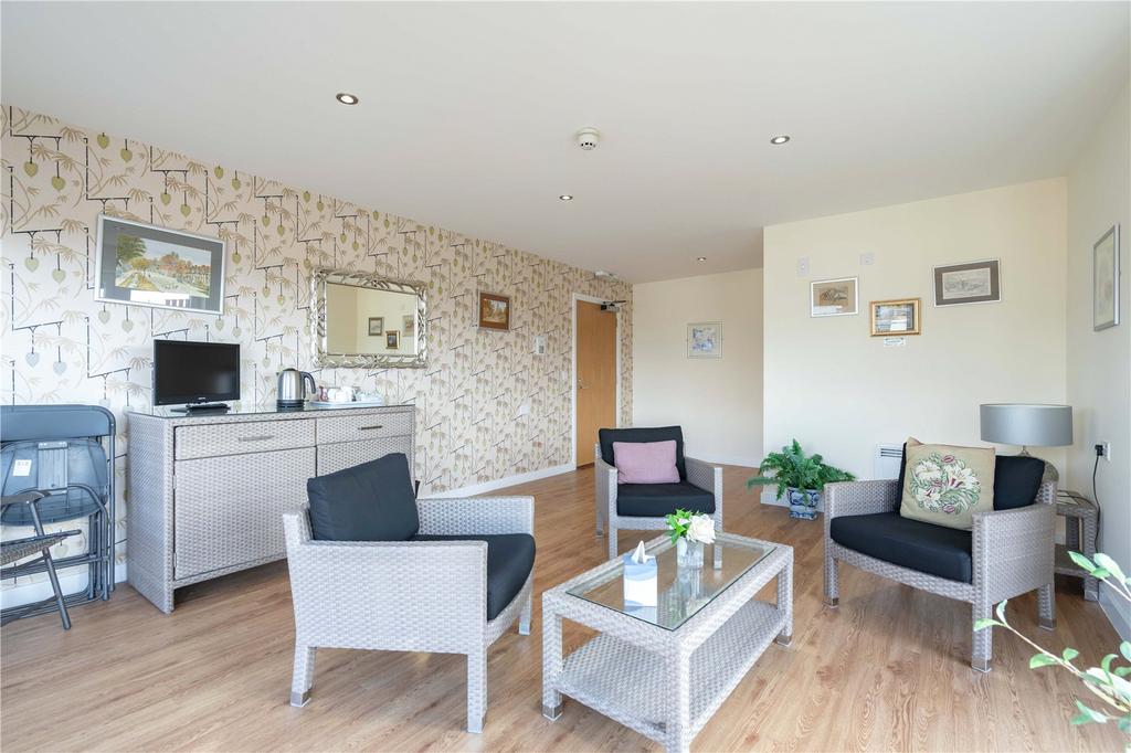 8 Lyle Court 22