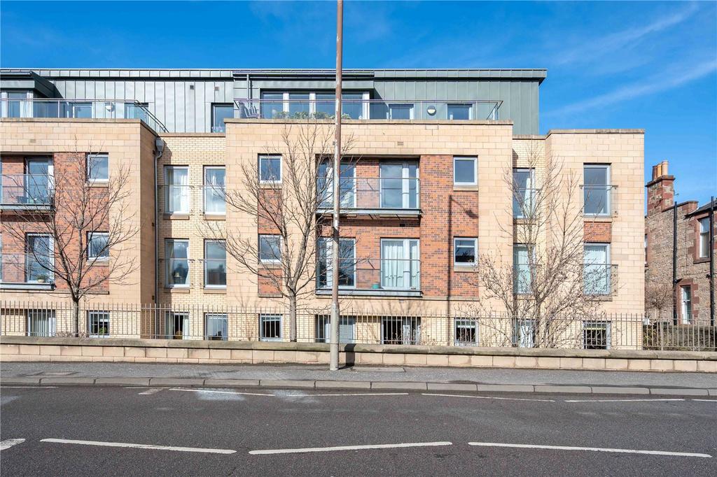 8 Lyle Court 26