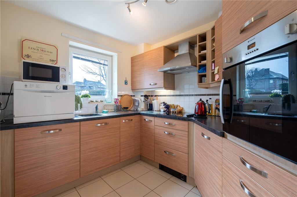 8 Lyle Court 6