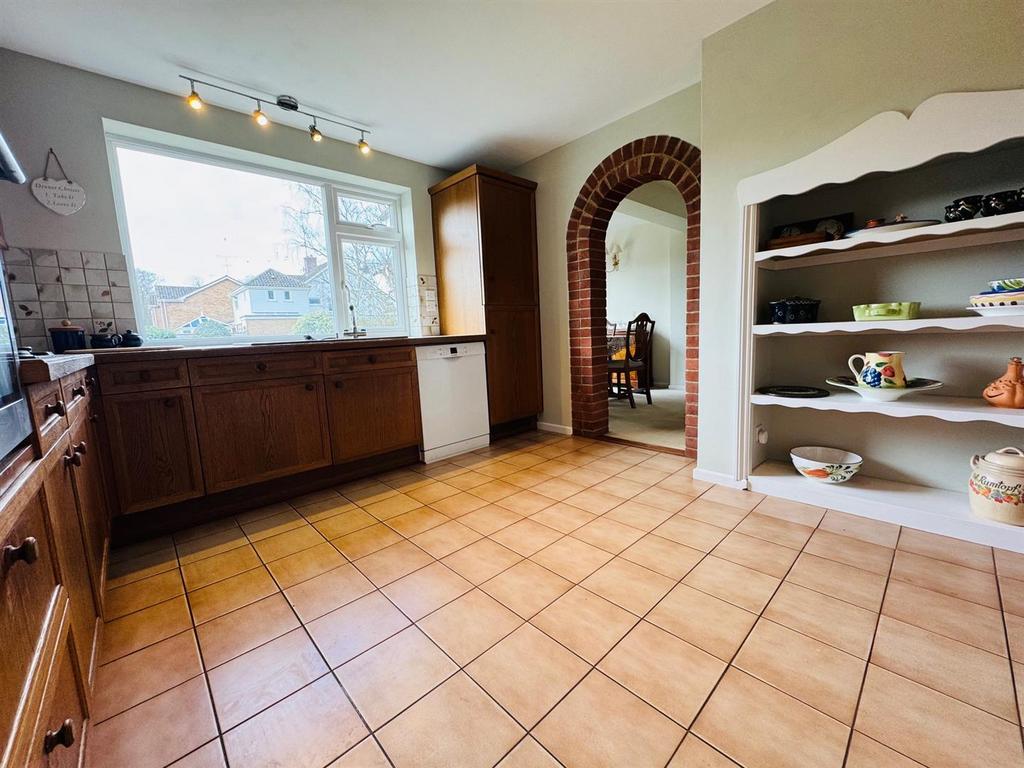 Kitchen:
