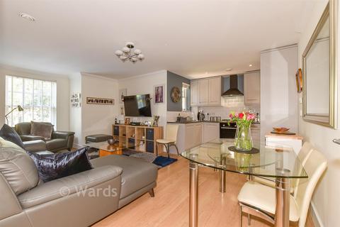 1 bedroom ground floor flat for sale, Elms Court, Canterbury CT1