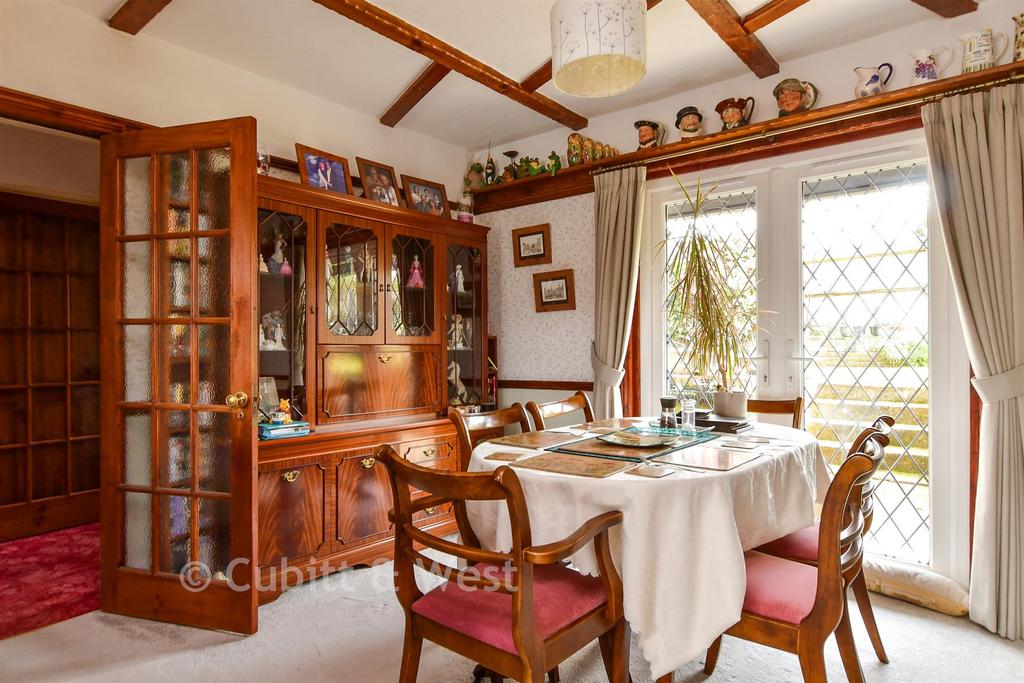 Lounge/ Diner