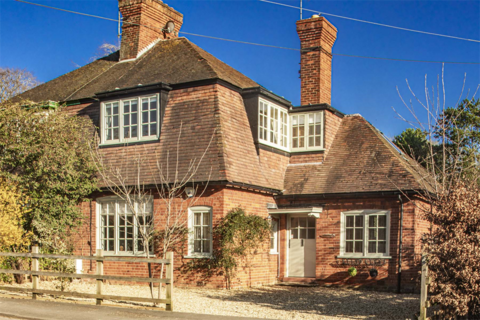 3 bedroom semi-detached house for sale, 1 Cleeve Park Cottages, Goring on Thames, RG8