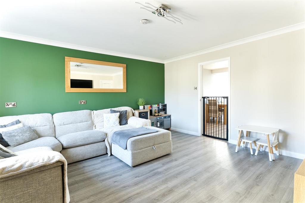 Lounge 1.jpg