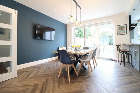 5 bedroom semi-detached house to rent, Edgware, Middlesex HA8