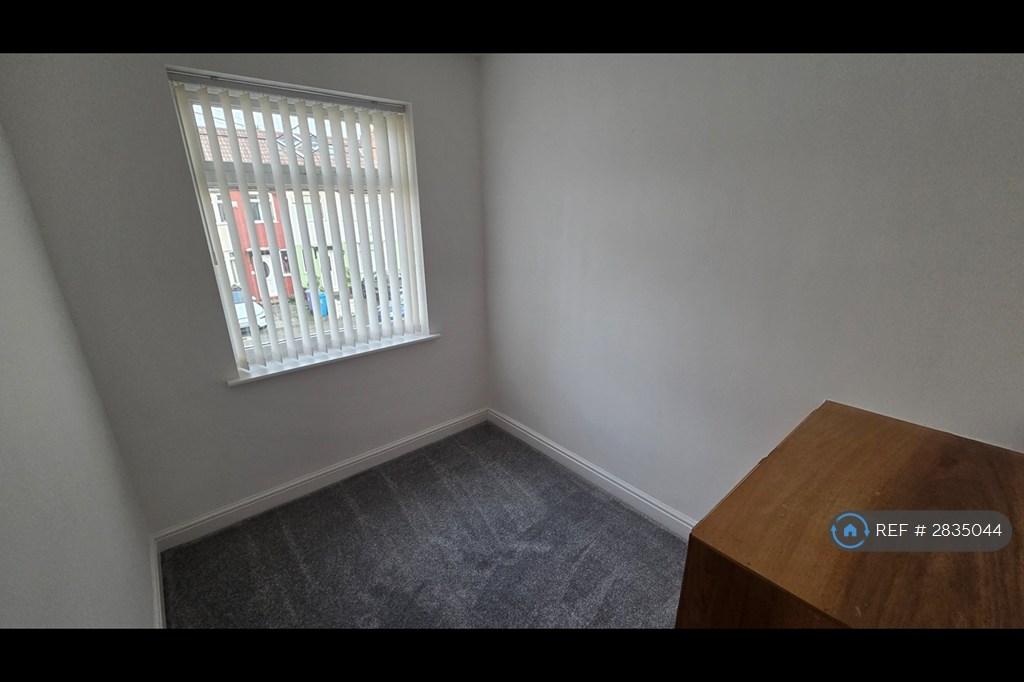 Home Office / Single Bedroom