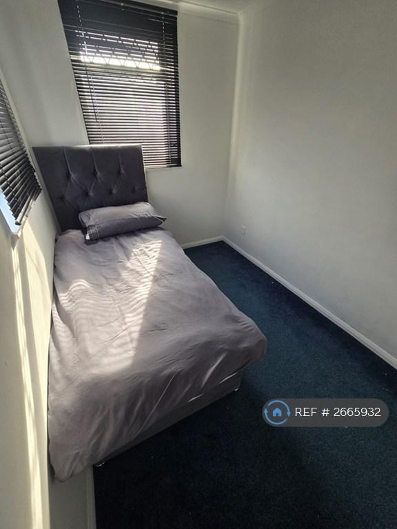 Bedroom 3 - Singe b