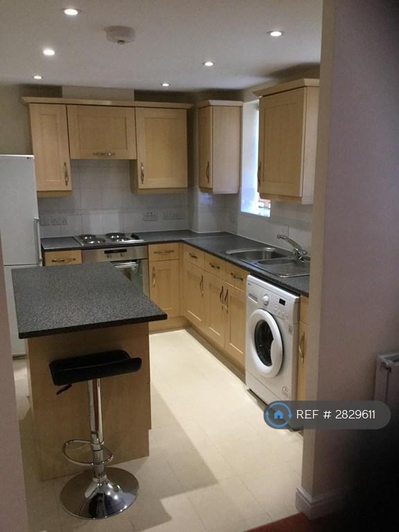 Kitchen 3.07m x 2.51 m