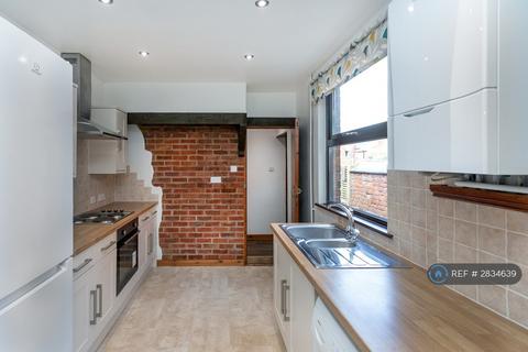3 bedroom terraced house to rent, Windsor Street, Milton Keynes, MK12