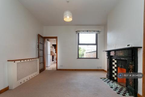 3 bedroom terraced house to rent, Windsor Street, Milton Keynes, MK12
