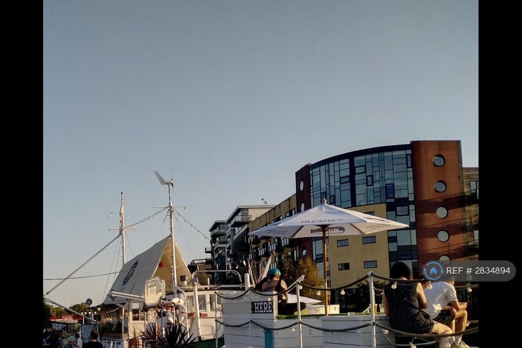 Floating Cafes