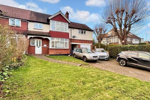 3 bedroom flat to rent, Brighton Road, Purley, Surrey, CR8 2LG