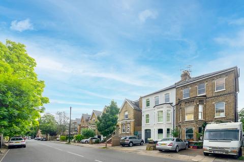2 bedroom duplex to rent, Burlington Road London W4