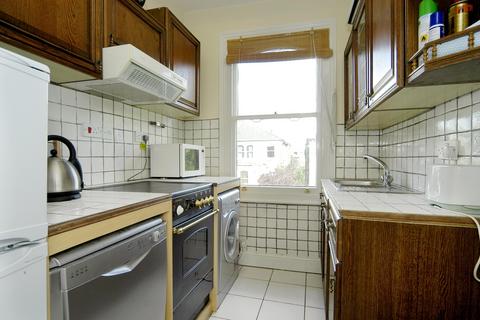 2 bedroom duplex to rent, Burlington Road London W4