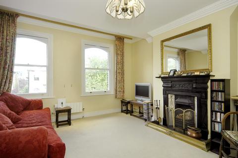 2 bedroom duplex to rent, Burlington Road London W4