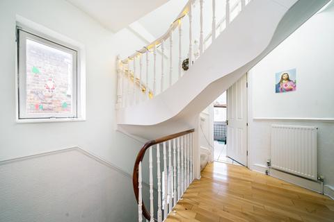 2 bedroom duplex to rent, Burlington Road London W4