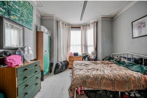 undefined, Endsleigh Gardens, Ilford IG1