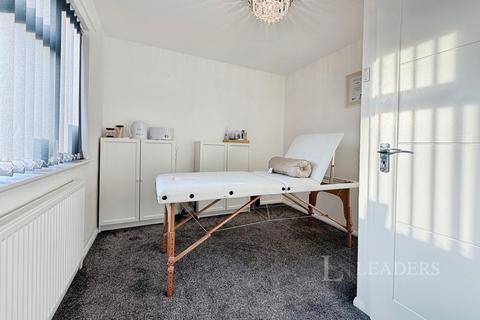 3 bedroom end of terrace house for sale, Pilgrims Way, Bedford, Bedfordshire
