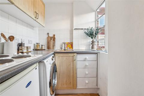 Studio for sale, Balham High Road, SW17