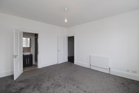 3 bedroom flat to rent, Harvie Street, Glasgow, G51