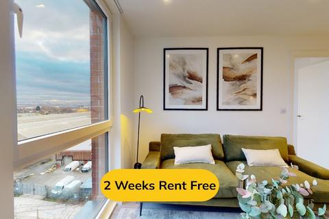 2 bedroom flat to rent, Dumballs Road