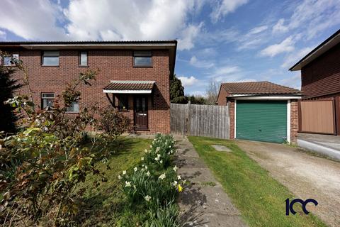 3 bedroom semi-detached house for sale, Comfrey Court, Grays