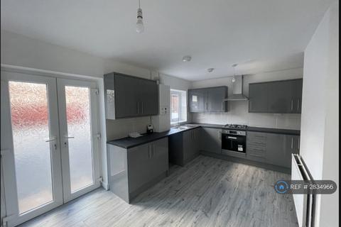 3 bedroom semi-detached house to rent, Ash Green, Pontefract, WF8
