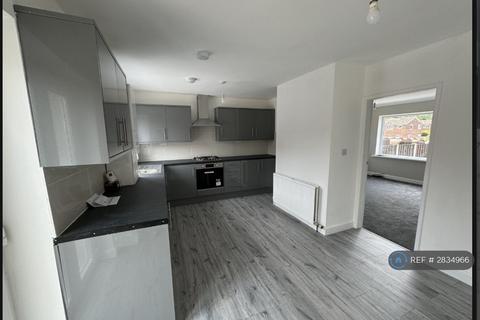 3 bedroom semi-detached house to rent, Ash Green, Pontefract, WF8