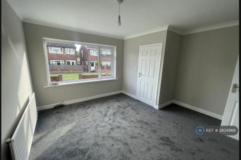 3 bedroom semi-detached house to rent, Ash Green, Pontefract, WF8