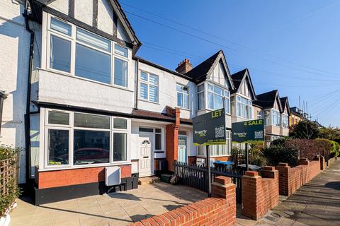 3 bedroom flat to rent, Hamilton Road, London