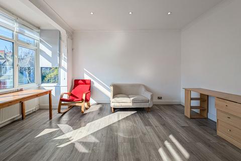 3 bedroom flat to rent, Hamilton Road, London
