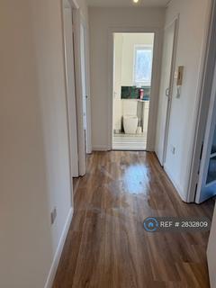2 bedroom flat to rent, Cherry Blossom Close, London, N13